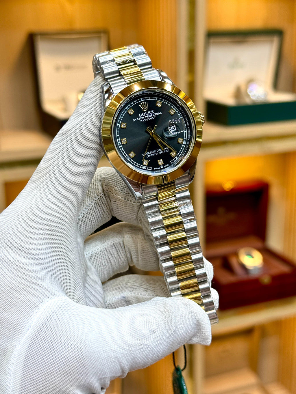 Prestige Classic Two-Tone Wristwatch – Timeless Luxury Design