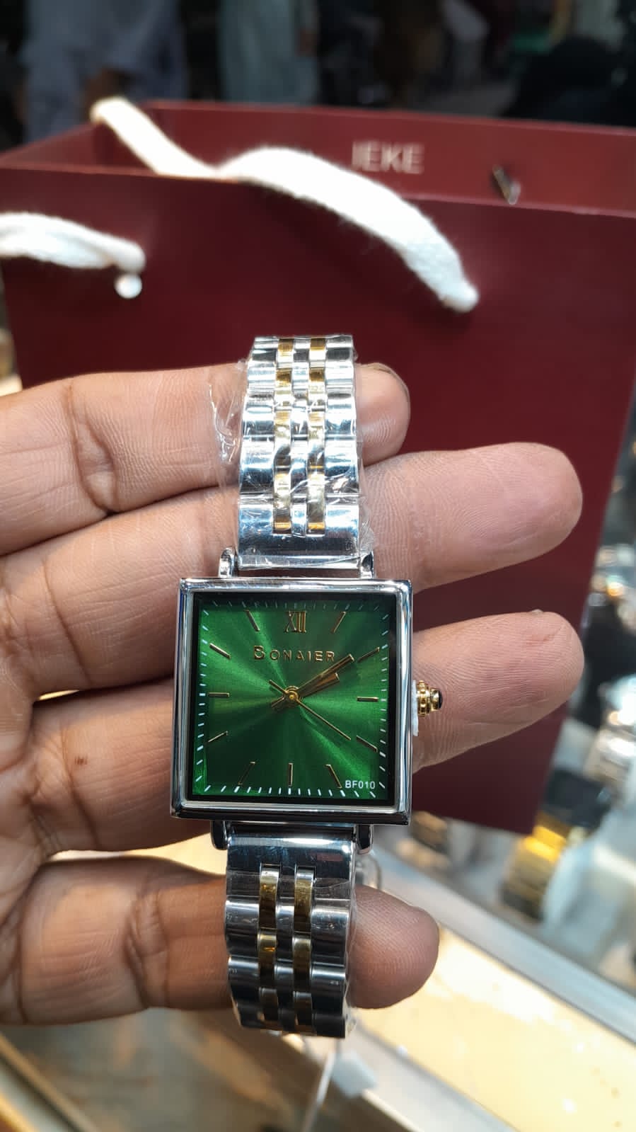 SONAIER Emerald Green Square Watch – Classic Vintage Series